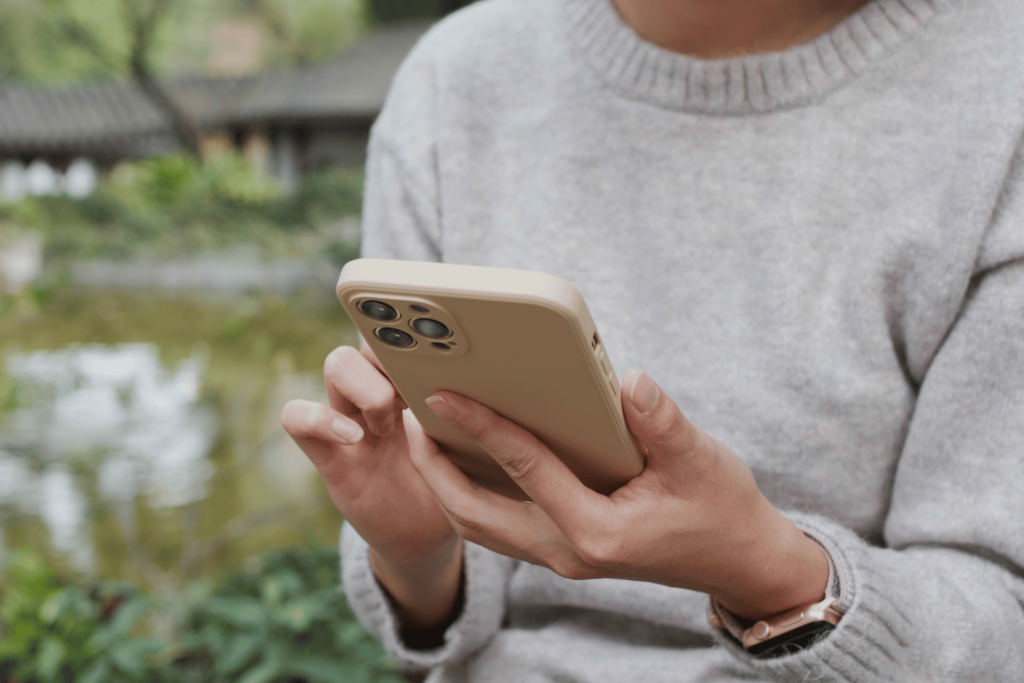 Best Employee Self-Service: Simple WhatsApp vs. Complex AI